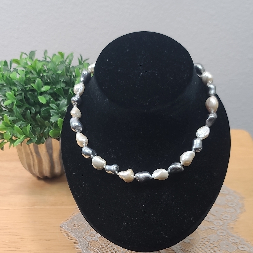 Elegant Faux  Pearl Necklace
